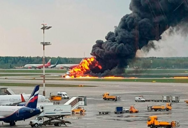 Máy bay Superjet gặp nạn ở Moscow, ít nhất 41 người thiệt mạng