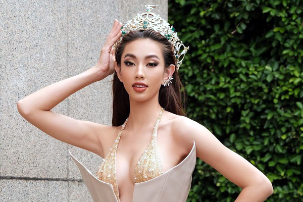 Thùy Tiên khoe vòng 1 sexy táo bạo sau đăng quang Miss Grand 2021