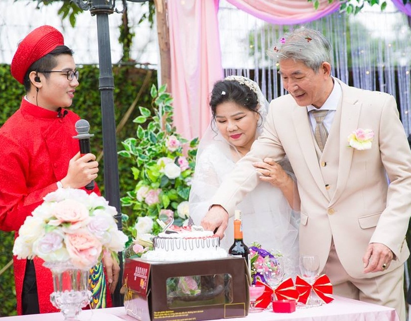 Cận cảnh đám cưới như cổ tích của NSND Thanh Hoa ở tuổi 70