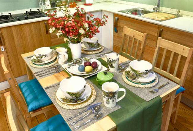 Cách bày trí bàn ăn nổi bật suốt dịp Tết