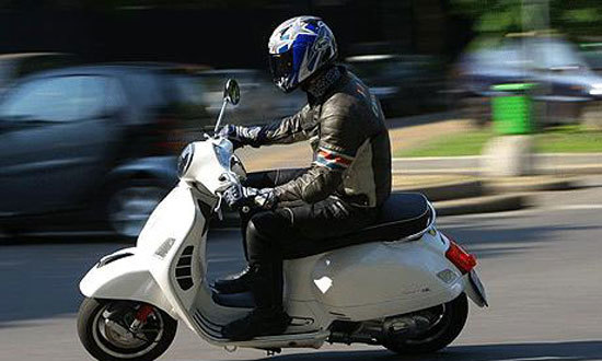 Sai lầm 'chết người' khi đi xe máy nhiều người mắc cần bỏ ngay