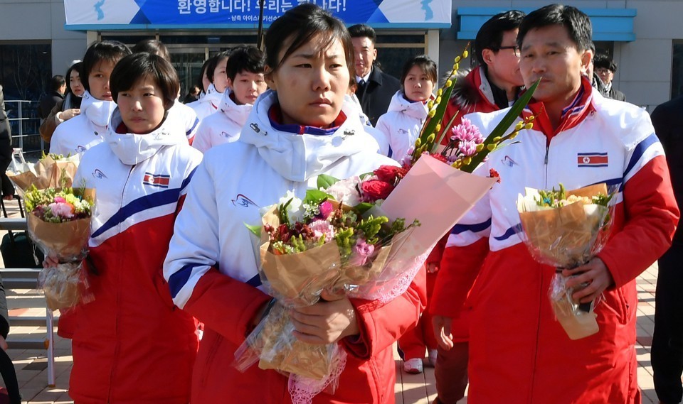 VĐV Triều Tiên dự Thế vận hội ở Hàn Quốc không được nhận quà đắt tiền?