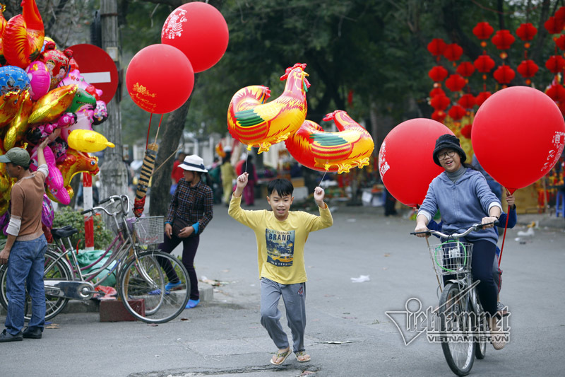Tranh luận ‘gộp Tết ta vào Tết tây’: Bỏ quên điều... then chốt