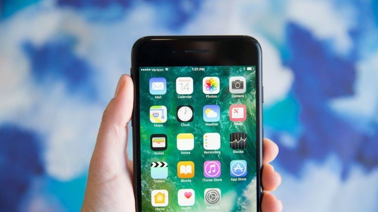 Apple sửa miễn phí iPhone 7 bị lỗi mạng