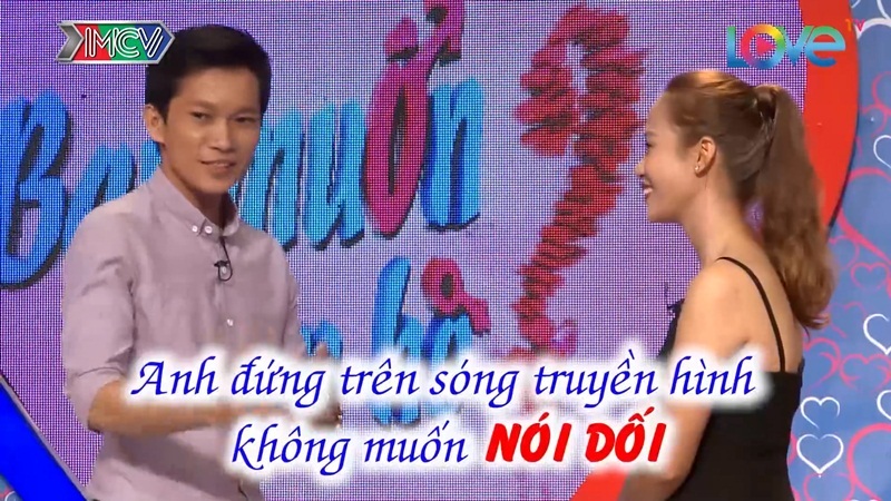 Nam trưởng phòng hết lời khen ngợi cô gái rồi không bấm nút hẹn hò