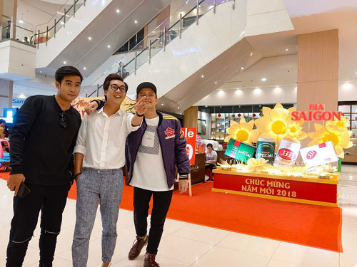 Pose ảnh Tết Mậu Tuất rực rỡ ở AEON Mall