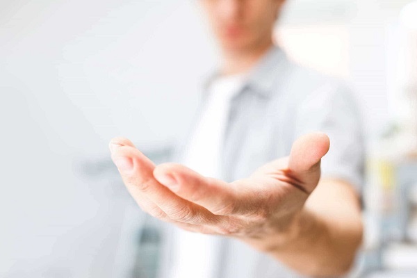 Phạt nặng khi thấy người gặp nạn mà không giúp đỡ