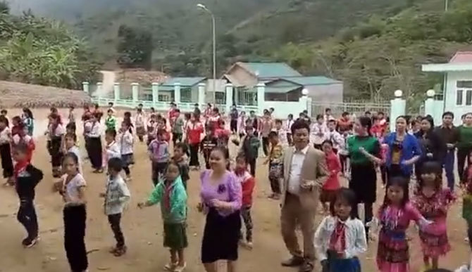 Tập thể dục giữa giờ bằng nhảy Cha cha cha, trường cấp 1 'chất chơi' nhất là đây