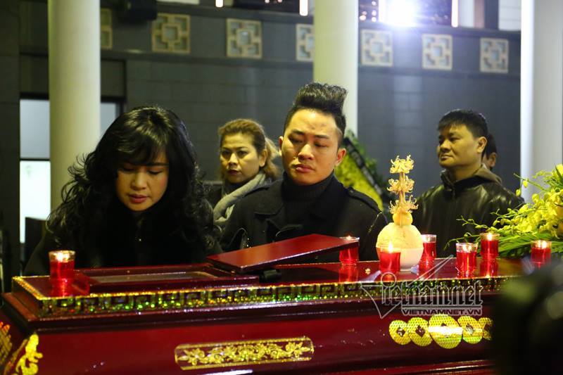 Thanh Lam, Tùng Dương đến tiễn đưa nhạc sĩ Hoàng Vân