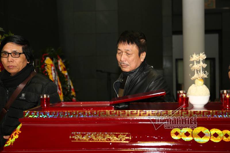 {title} Thanh Lam, Tùng Dương đến tiễn đưa nhạc sĩ Hoàng Vân