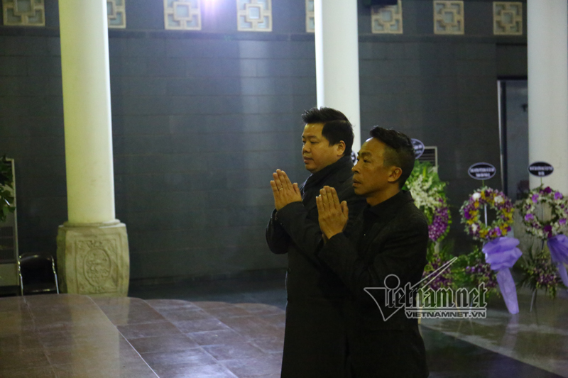 {title} Thanh Lam, Tùng Dương đến tiễn đưa nhạc sĩ Hoàng Vân