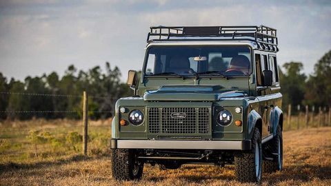 Cận cảnh mẫu xe độ đầy tiện nghi Land Rover Defender