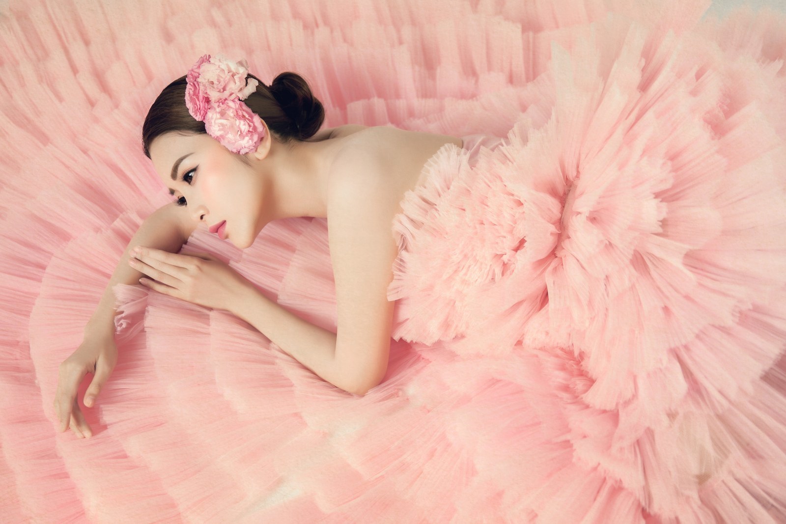 Yan My lạ lẫm trong bộ ảnh mới