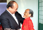 Thủ tướng trao quà Tết cho người nghèo tỉnh Đắk Nông