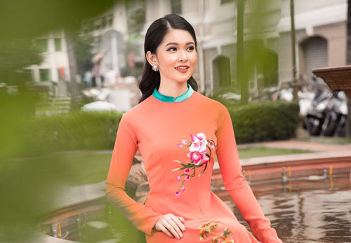 Á hậu Thùy Dung hóa nàng xuân phơi phới