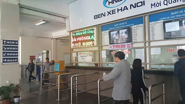 Lạ: Dân đổ về quê nghỉ Tết, bến xe vắng chưa từng thấy