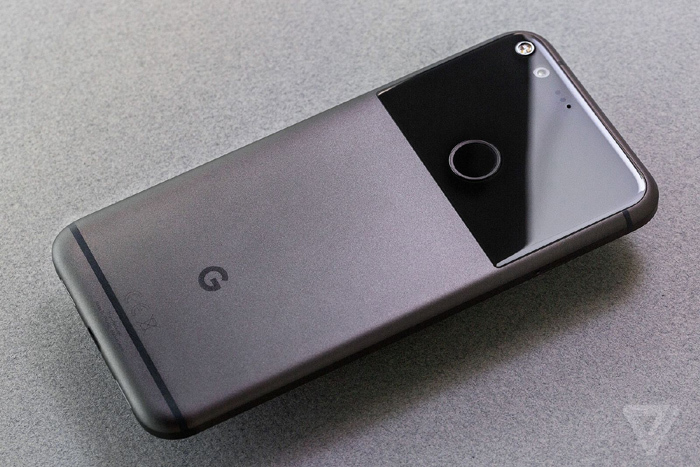 Google bán được 3.9 triệu chiếc Google Pixel năm 2017