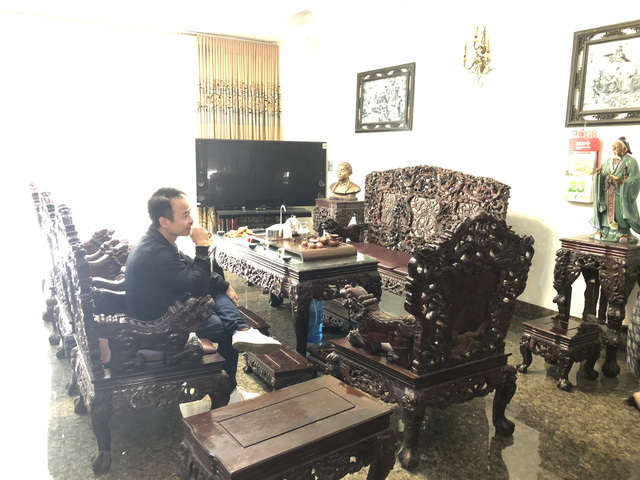 Bộ bàn ghế 'thập thất long', trả ngay 5 tỷ đại gia vẫn lắc đầu