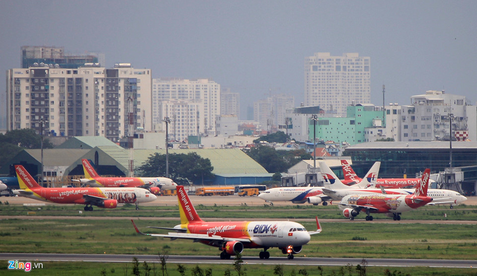 Hàng loạt chuyến bay không thể cất, hạ cánh