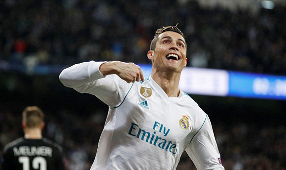 Ronaldo hóa người hùng, Real khiến PSG ôm hận