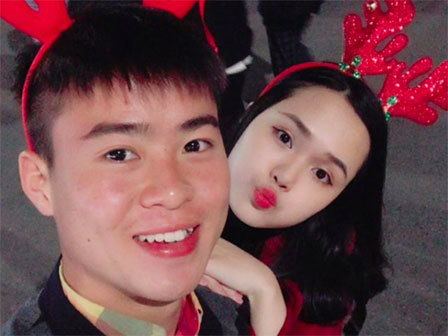 Bạn gái Đỗ Duy Mạnh U23: 'Dù có hàng ngàn vệ tinh vây quanh, tôi luôn tin tưởng anh Mạnh'