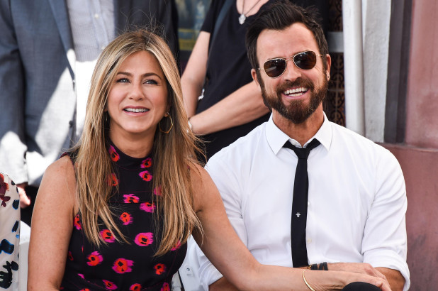 Vợ chồng Jennifer Aniston chính thức ly hôn