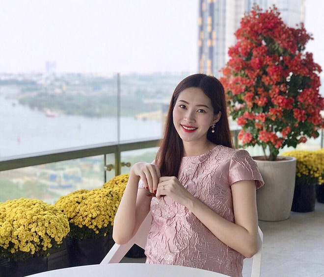 Hoa hậu Đặng Thu Thảo lần đầu khoe ảnh mang bầu