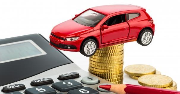 Ô tô tại Việt Nam phải chịu các loại thuế phí nào từ năm 2018?