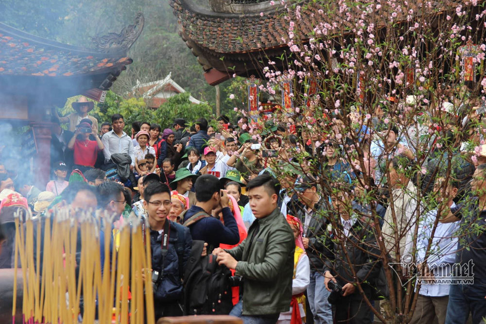Những điều cần tránh khi đi lễ chùa, đền, phủ người Việt cần biết