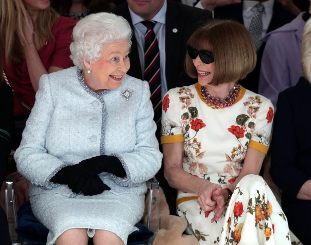 Nữ hoàng Anh ngồi hàng ghế đầu Tuần lễ thời trang London