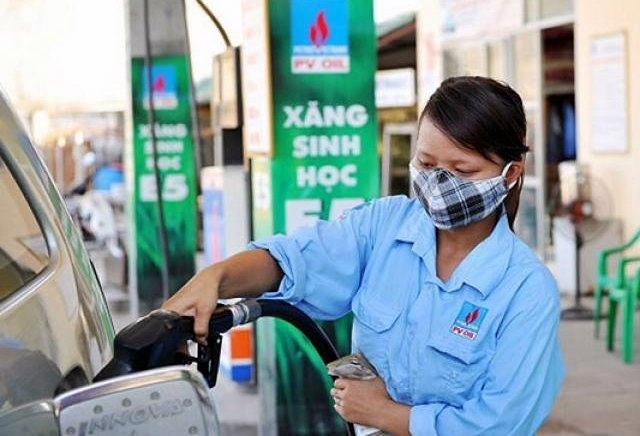 Giá xăng ngày 26/12, tăng mạnh trước kỳ nghỉ Tết Dương lịch