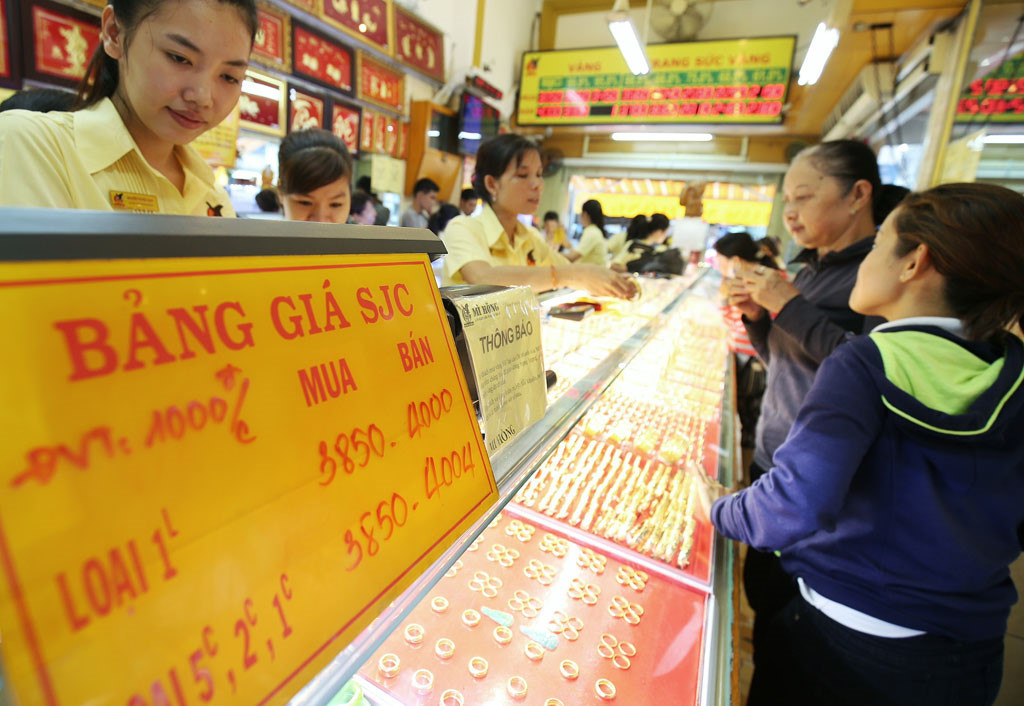 Có Nên Bán Vàng Mua Ngày Thần Tài?