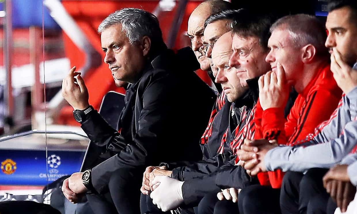 MU đấu Chelsea: Quỷ đỏ là con tin của Mourinho