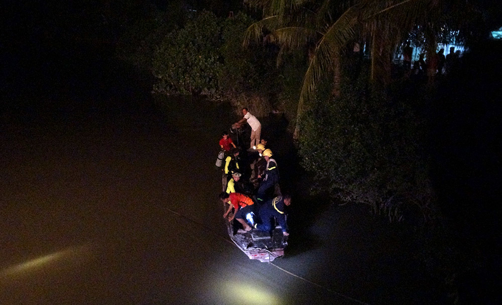 Hai chị em đuối nước, nhà không có tiền mua quan tài