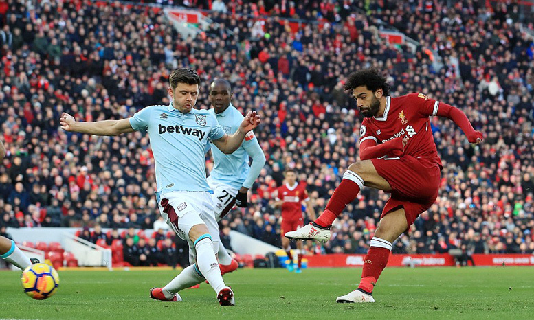 Đè bẹp West Ham, Liverpool vượt mặt MU