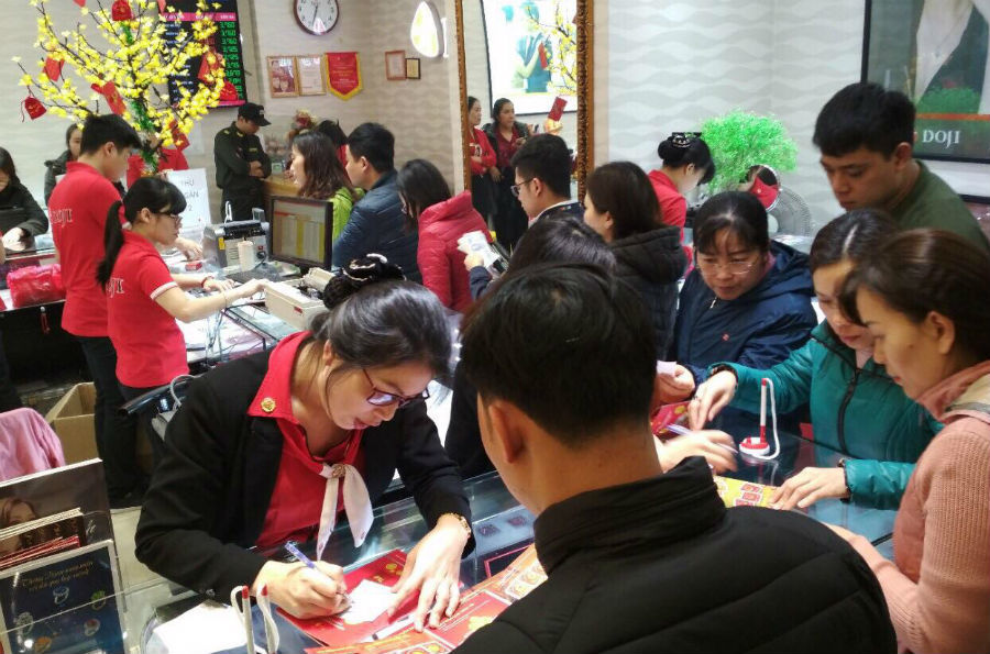 Giá vàng hôm nay 4/3: Giảm mạnh hơn 200 nghìn đồng