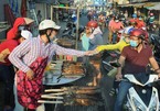 Người Sài Gòn đổ xô mua cá lóc, vàng miếng ngày vía Thần Tài