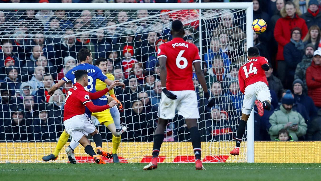 Mourinho cao tay, MU ngược dòng ngoạn mục hạ Chelsea
