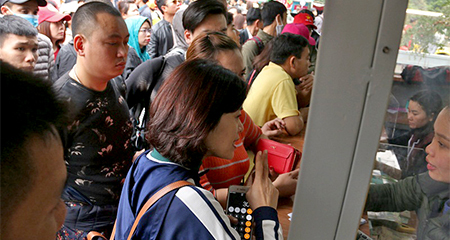 Du khách bất ngờ vì phí lên Yên Tử cao