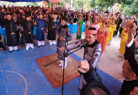 10 năm đứng lễ Minh Thề: Chỉ mong nhường cho người khác