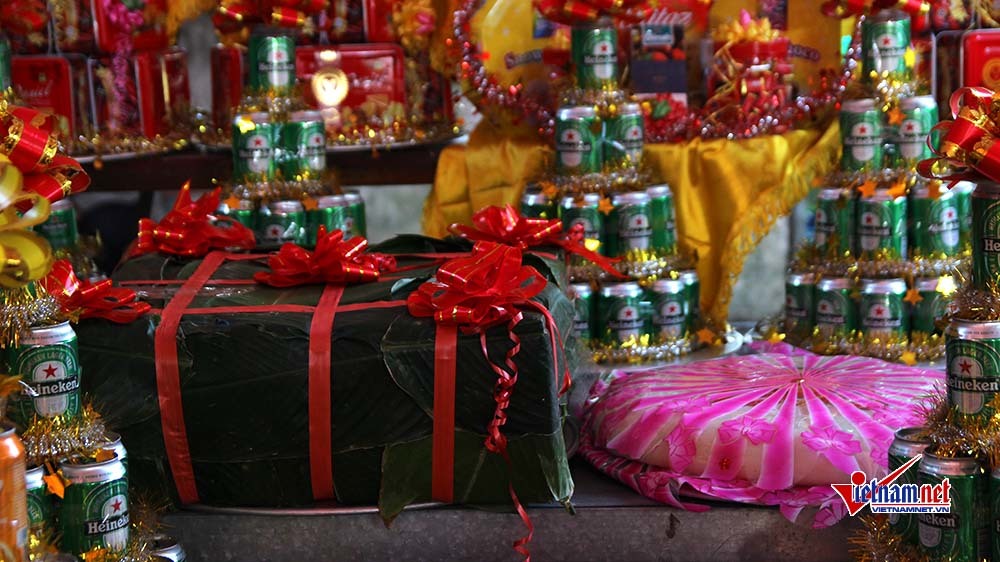 Bí mật bên trong cặp bánh chưng, bánh dày dâng Đức thánh Trần
