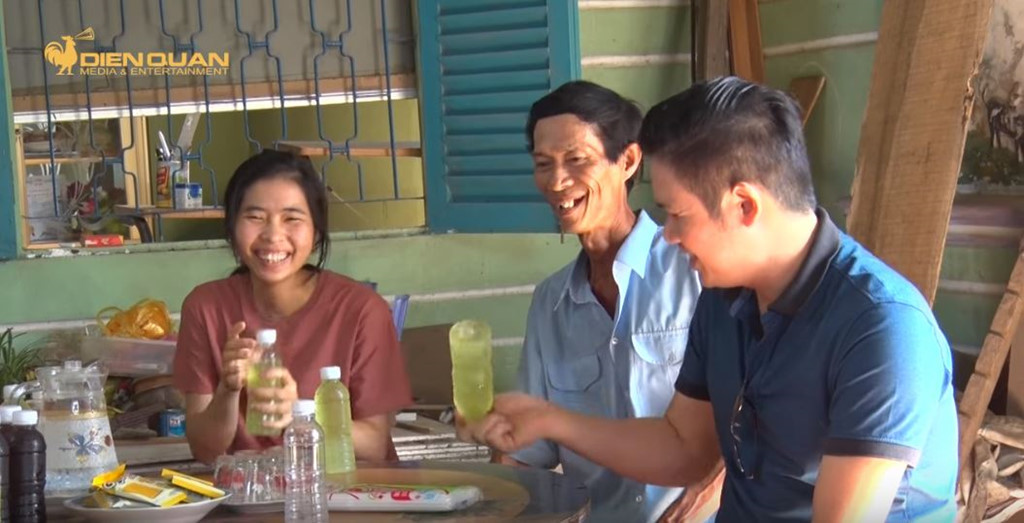 Gia cảnh nghèo của cô gái có gương mặt bất biến ở Thách thức danh hài