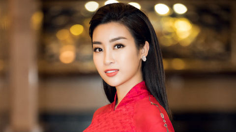 Hoa hậu Mỹ Linh ‘lột xác’ trong tà áo dài phong cách cổ điển