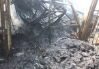 Hà Nội: Cháy lớn thiêu rụi hàng loạt ngôi nhà