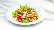 Cuối tuần cơm ngon canh ngọt với món gà xào chua ngọt