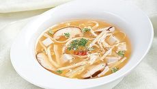 Súp gà chua cay ngon, bổ, rẻ thích hợp với cả nhà