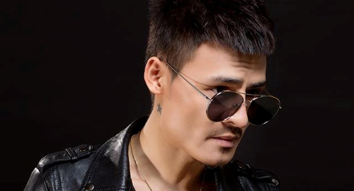 Hiện tượng Hoa Vinh: Cuộc sống đỡ cơ cực từ khi biết livestream hát