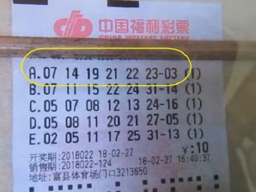 Mua tấm vé số thừa bỏ đi, bất ngờ trúng độc đắc 30 tỷ