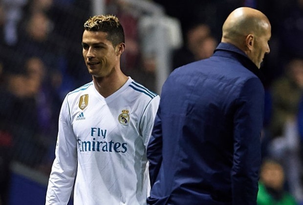 MU chưa kịp cười đã lo, Ronaldo quá quắt với Zidane