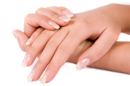 Bật mí 6 cách chăm sóc móng tay dễ gãy cực lợi hại